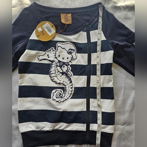 Sailor Hello Kitty Sweater ⚓ - Picture 5 of 8